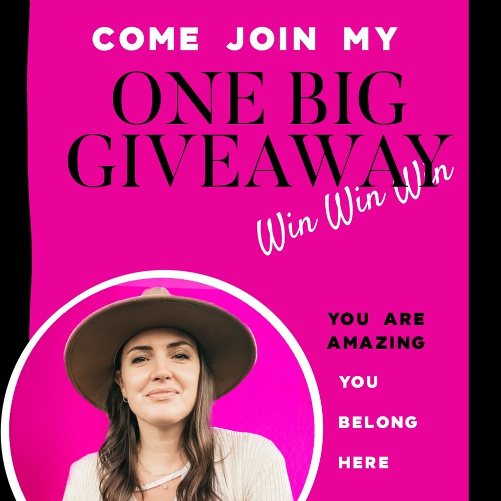 $25 POSHMARK Gift Card Giveaway! FOLLOW me @rachelklincoln